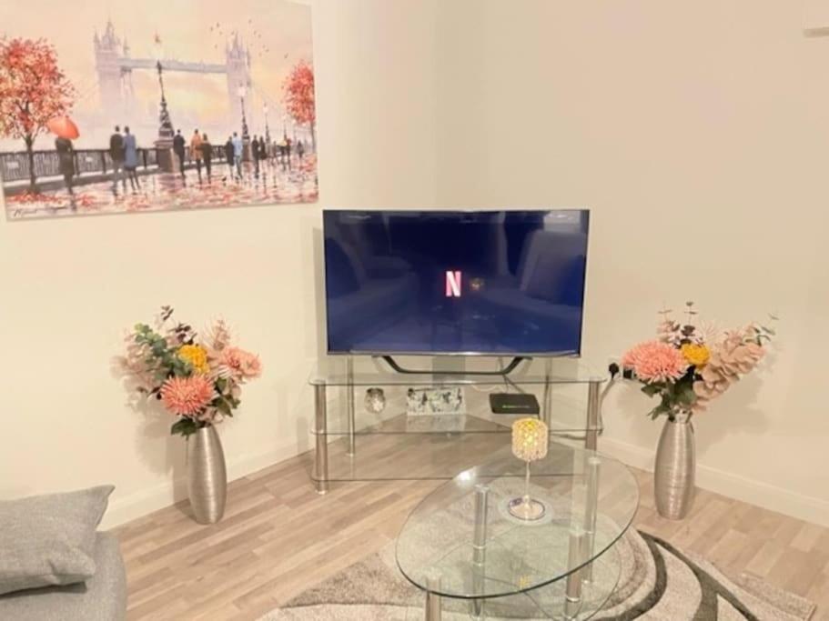 Supreme - 1 Bedroom Apart Sleeps 4 Short/Long Stay Gillingham  Extérieur photo