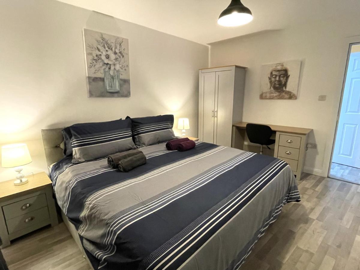Supreme - 1 Bedroom Apart Sleeps 4 Short/Long Stay Gillingham  Extérieur photo