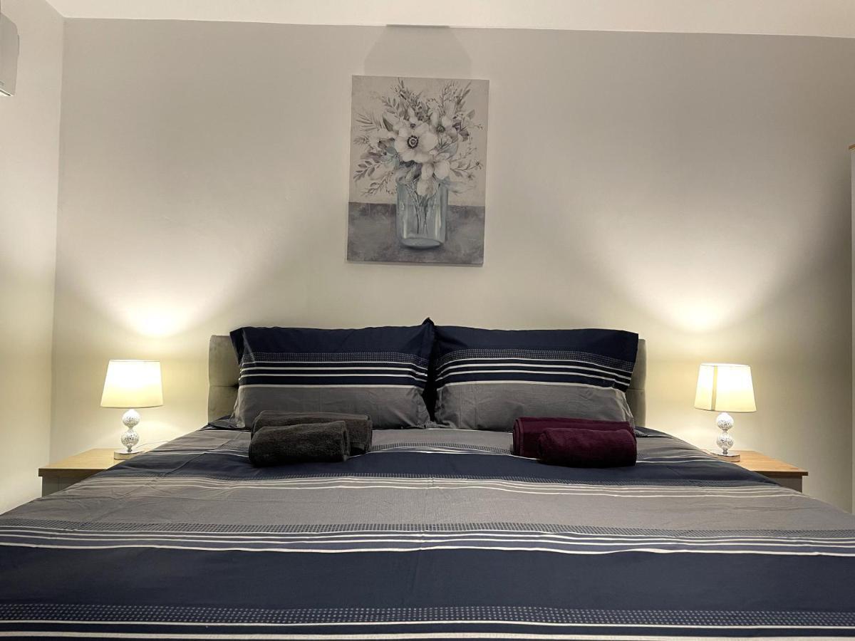 Supreme - 1 Bedroom Apart Sleeps 4 Short/Long Stay Gillingham  Extérieur photo
