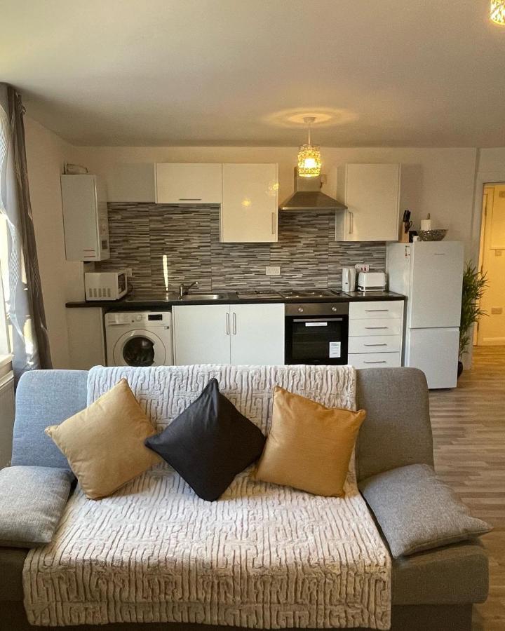 Supreme - 1 Bedroom Apart Sleeps 4 Short/Long Stay Gillingham  Extérieur photo